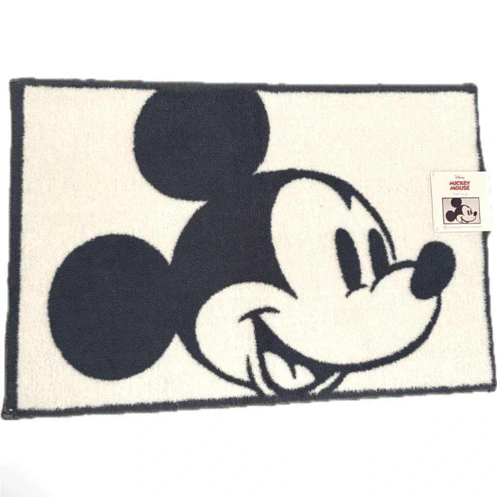 NWT Disney Mickey Mouse children’s bath rug mat 20 in. x 30 in.